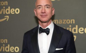 “Amazon”un rəhbəri ABŞ Prezidentini tənqid etdi