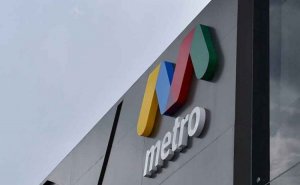 Bakı metrosunda təhlükəli anlar: Sərnişinin telefonu TÜSTÜLƏNDİ