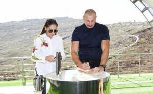 İlham Əliyev və Mehriban Əliyeva Ağdamda Atçılıq Nəsilartırma Mərkəzinin təməlini qoyublar