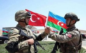Azərbaycan və Türkiyə ordusu eyni səngərdə xidmət edir - Siyasi şərhçi