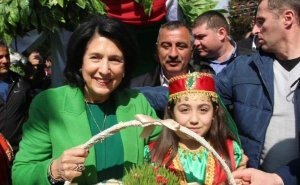 Gürcüstan Prezidenti azərbaycanlıları təbrik etdi
