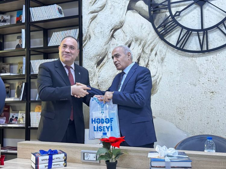 Beynəlxalq Kitab Bağışlama Gününə Həsr Olunmuş Tədbir Keçirilib -  FOTOLAR